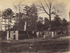 Ruiny na Gaines Mill, Wirginia, kwiecień 1865 (odbitka albumu osadzona na papierze tkanym)
