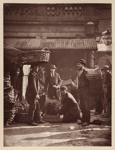 Robotnicy z Covent Garden autorstwa John Thomson
