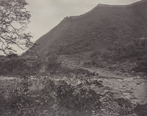 Widok Wielkiego Muru, Chiny, ok. 1930 r. 1871. autorstwa John Thomson