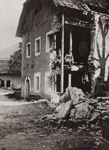 Album "Moja wojna światowa - wspomnienia Frontu Południowo-Zachodniego w Karyntii, Włochy, Trentino-Alto Adige) 31.03.1915-12.11.1918 - Wiedeń Josefa Zohlego": gruz w Valbrunie (b/w pho autorstwa Josef Zohles