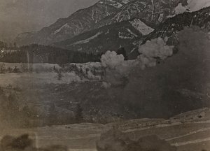 Album "Moja wojna światowa - wspomnienia Frontu Południowo-Zachodniego w Karyntii, Włochy, Trentino-Alto Adige) 31.03.1915-12.11.1918 - Wiedeń Josefa Zohlego": bombardowania (zdjęcie czarno-białe) autorstwa Josef Zohles