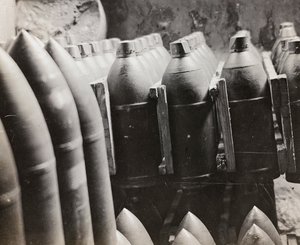 Album "Moja wojna światowa - wspomnienia Frontu Południowo-Zachodniego w Karyntii, Włochy, Trentino-Górna Adyga) 31.03.1915-12.11.1918 - Josef Zohles Wiedeń": amunicja (zdjęcie czarno-białe) autorstwa Josef Zohles
