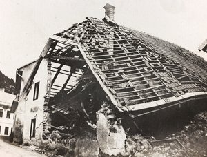 Album "Moja wojna światowa - wspomnienia frontu południowo-zachodniego w Karyntii, Włochy, Trentino-Alto Adige) 31.03.1915-12.11.1918 - Wiedeń Josefa Zohlego": gruz domu w Ugoviz autorstwa Josef Zohles