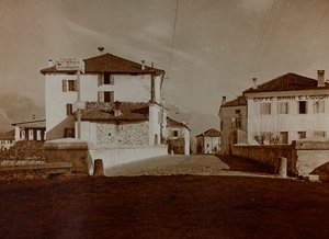 Album "Moja wojna światowa - wspomnienia Frontu Południowo-Zachodniego w Karyntii, Włochy, Trentino-Alto Adige) 31.03.1915-12.11.1918 - Josef Zohles Vienna": widok Chiusaforte (b/w ph autorstwa Josef Zohles