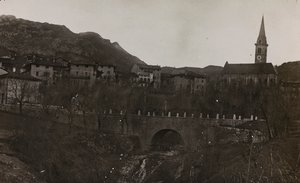 Album "Moja wojna światowa - wspomnienia Frontu Południowo-Zachodniego w Karyntii, Włochy, Trentino-Alto Adige) 31.03.1915-12.11.1918 - Josef Zohles Vienna": widok wsi Carnia autorstwa Josef Zohles