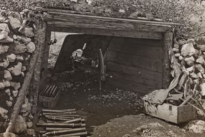 Album "Moja wojna światowa - wspomnienia Frontu Południowo-Zachodniego w Karyntii, Włochy, Trentino-Alto Adige) 31.03.1915-12.11.1918 - Josef Zohles Wiedeń": skład wojskowy (zdjęcie czarno-białe) autorstwa Josef Zohles