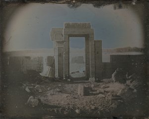 Świątynia Horusa, Edfu, 1842-44. autorstwa Joseph Philibert Girault De Prangey