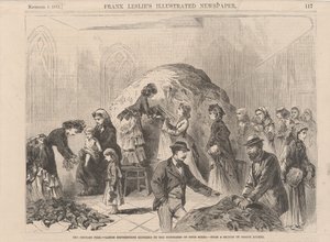 Chicago Fire: panie rozdające odzież cierpiącym obu płci, ilustracja z Frank Leslies Illustrated Newspaper, 1871 autorstwa Joseph after Becker