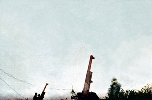 Działa przeciwlotnicze w akcji: od 21 lutego 25 samolotów i smoka balonowego zostały zestrzelone przez baterie, Verdun, wrzesień 1916 (autochrome) autorstwa Jules Gervais Courtellemont