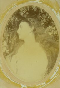 Althea (Alice Liddell), 1872 (druk albumowy) autorstwa Julia Margaret Cameron