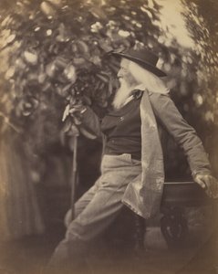 Charles Hay Cameron, Esq., w swoim ogrodzie w Freshwater, 1865-67. autorstwa Julia Margaret Cameron