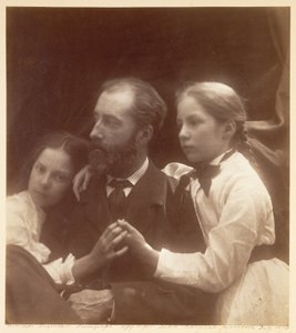 Charles Norman wraz ze swoimi córkami Adeline i Margaret autorstwa Julia Margaret Cameron