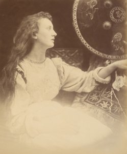 Lilia Elaine - Pokojówka z Astolat, 1874. autorstwa Julia Margaret Cameron