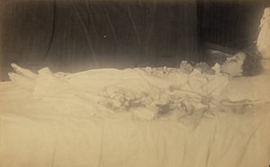 [Studium martwego dziecka]. autorstwa Julia Margaret Cameron