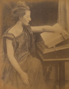 [Kobieta w szatach czytająca książkę], 1870. autorstwa Julia Margaret Cameron