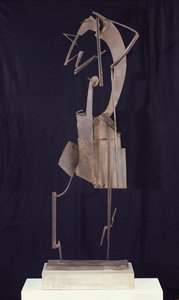 Kobieta układająca włosy, 1929-30 (metal)