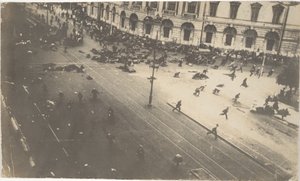 Wojska rządowe strzelają do demonstrantów, 4 lipca 1917, 1917 autorstwa Karl Karlovich Bulla