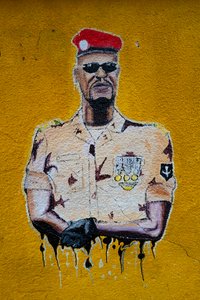 Street art portret Mamadiego Doumbouyi, Konakry, 2019