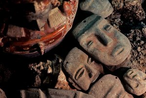 Ameryka; archeologia; Meksyk; Templo Mayor; Wielka Świątynia Azteków; pochówek; Tenochtitlan..., 2010 (zdjęcie) autorstwa Kenneth Garrett