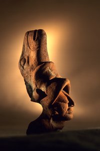 Artefakt, Cancuen, Gwatemala, Arthur Demarest, Tomas Barrientos, Majowie, pałac, Classi..., 2004 (zdjęcie) autorstwa Kenneth Garrett