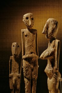 Figurki hipopotama i słonia z kości słoniowej, wysokie na 2 stopy, z doliny Beersheba,... autorstwa Kenneth Garrett