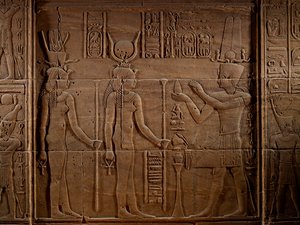 MM7836; Kleopatra; Egipt; Świątynia Philae; Asuan; Świątynia Izydy; Ostatni faraon Ptolemeusz I..., 2011 (zdjęcie) autorstwa Kenneth Garrett