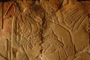 Ława tronowa Świątyni 19, Palenque, Meksyk, rzeźba Akhal Mo Nab, 2005 (zdjęcie) autorstwa Kenneth Garrett