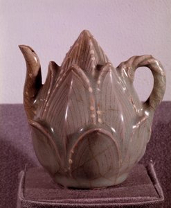 Art coreen: versoir w formie kwiatu lotosu. Ciemny. 10,2 cm okres Koryo, koniec XII wieku. Muzeum Narodowe Korei