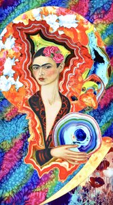 Kobieta w surrealistycznej wianku z kwiatów autorstwa Kostyantin Malginov