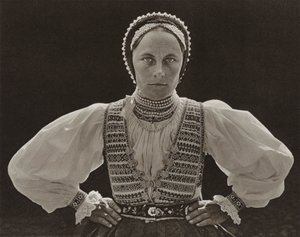 Rumunia: Żołądź, Sasanka (zdjęcie czarno-białe)