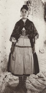Hiszpania: kostium Lagartera, prowincja Toledo (zdjęcie czarno-białe)