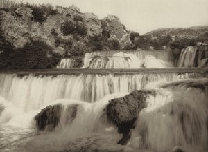 Jugosławia: Wodospady Krka (zdjęcie czarno-białe) autorstwa Kurt Hielscher