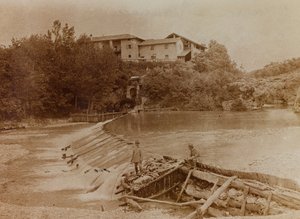 Album I wojny światowej we Friuli-Wenecji Julijskiej: rzeka Natisone w Premariacco, Udine, Włochy (zdjęcie czarno-białe) autorstwa L. Verdiani