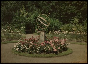 Zegar słoneczny w ogrodzie domu Kersbergen, Zeist autorstwa Lambertus Hendrik van Berk