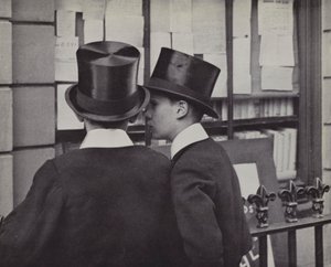 Okno Spottiswoode, Eton (zdjęcie czarno-białe) autorstwa Laszlo Moholy Nagy