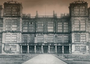 Hardwick Hall, siedziba Jego Łaski Książę Devonshire, c1907 autorstwa Leonard Willoughby