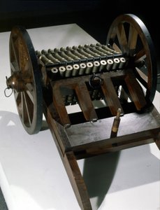 Działo z 33 obracającymi się laskami, model z rysunku Leonarda da Vinci (Leonardo da Vinci). Muzeum Nauki i Techniki, Mediolan.