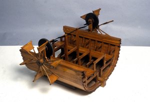 Łódź z napędem kołowym. Model z rysunku Leonarda da Vinci (Leonardo da Vinci). Muzeum Nauki i Techniki, Mediolan.