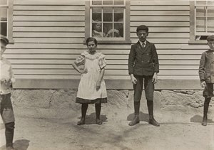 Edward St. Germain i jego siostra Delia, robotnicy młyna, Phoenix, Rhode Island, kwiecień 1909