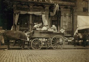 Chłopcy sprzedający warzywa na targu w Bostonie, Massachusetts autorstwa Lewis Wickes Hine