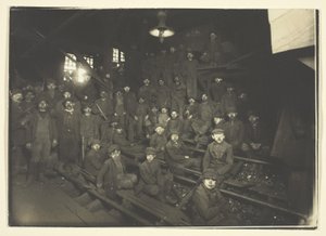 Breaker Boys w Coal Chute, South Pittston, Pensylwania autorstwa Lewis Wickes Hine