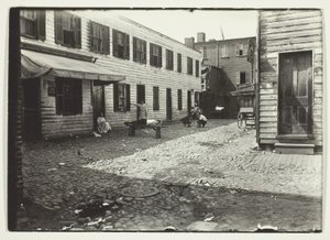 Negro Alley Housing Whites, Waszyngton, D.C. autorstwa Lewis Wickes Hine