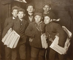 Chłopcy sprzedający gazety autorstwa Lewis Wickes Hine