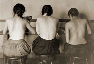 Maszyny do szycia dziewczęta, ok. 1917 r.