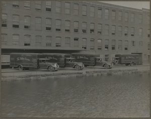 Transport autorstwa Lewis Wickes Hine