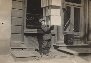 Ok. 1914. autorstwa Lewis Wickes Hine