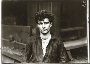 Młody niemiecki hutnik stali, Pittsburgh autorstwa Lewis Wickes Hine