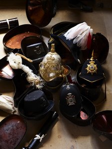 Nakrycie głowy wojskowe, Chatsworth House (zdjęcie) autorstwa Unbekannt Unbekannt