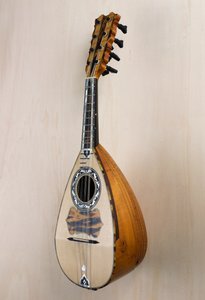mandolina neapolitańska, instrument muzyczny zbudowany w warsztacie lutnika Pasquale Scala w Praiano w Kampanii. Włochy, XX wiek autorstwa Unbekannt Unbekannt