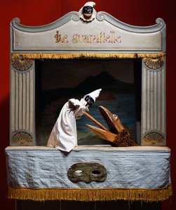 Poncz (Pulcinella) i krokodyl, lalki z teatru Maria Imperatrice Guarattelle, Neapol, Włochy (zdjęcie) autorstwa Unbekannt Unbekannt